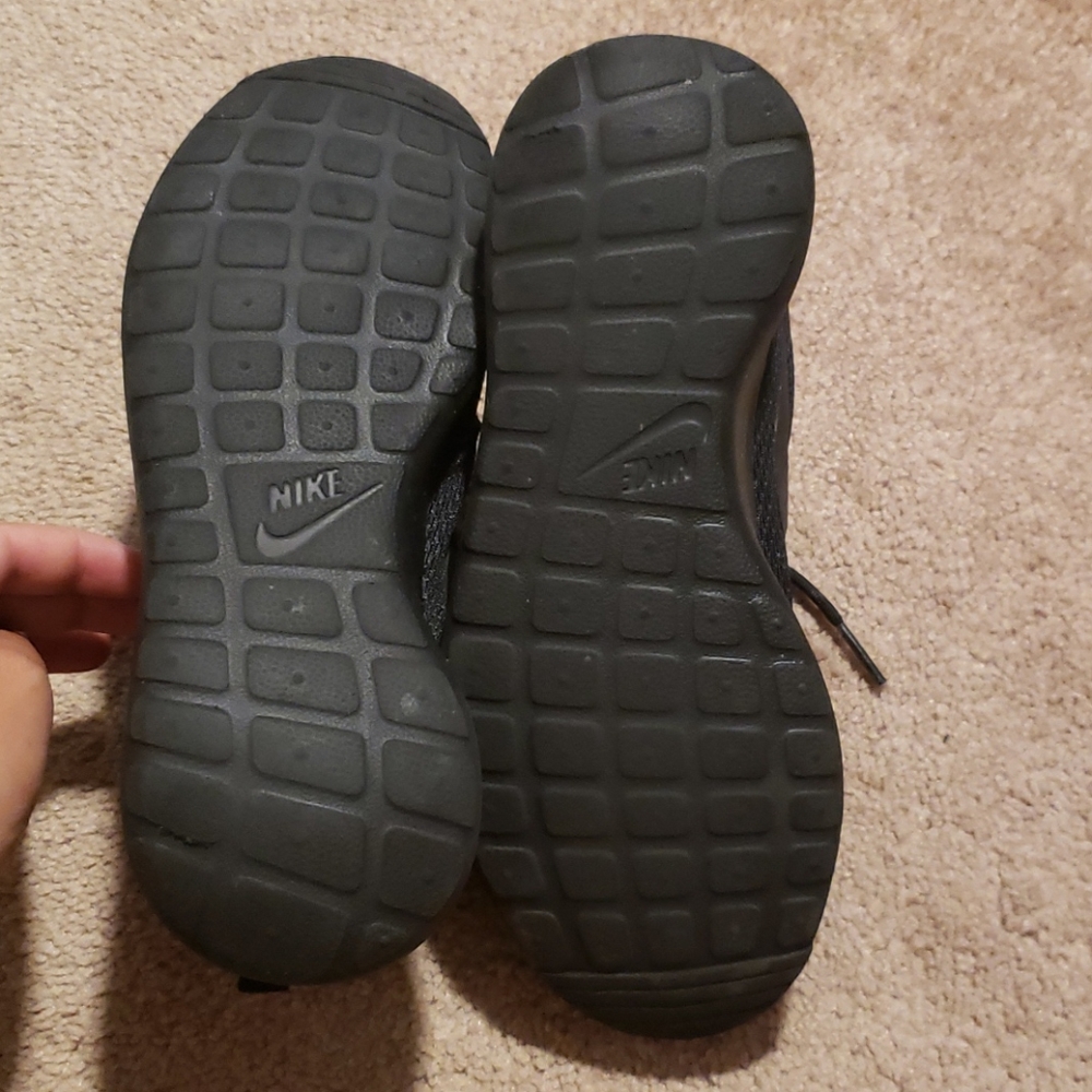Nike sneakers - Picture 2 of 6
